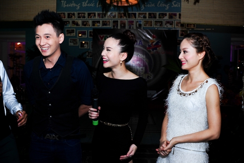 Ro bang chung Yen Trang va ban nhay dang hen ho