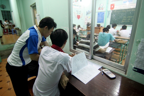 Sat ki thi tot nghiep hoc sinh lop 12 \