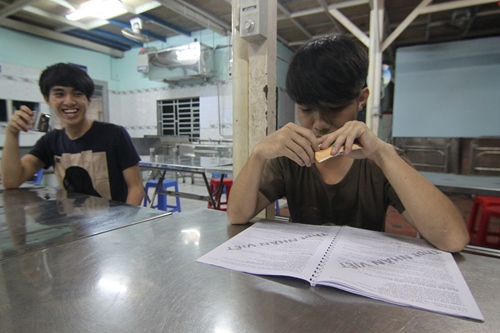 Sat ki thi tot nghiep hoc sinh lop 12 \