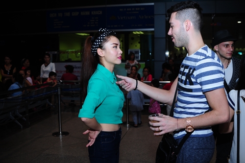 Buoi chia tay day nuoc mat cua sao Buoc nhay hoan vu va ban nhay