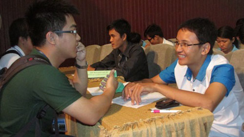 Gay cấn thi tuyển để đi tiếp sức mùa thi