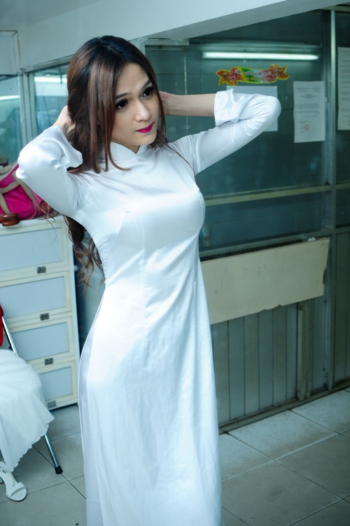 Lam Chi Khanh do ve nu tinh cung Huong Giang Idol