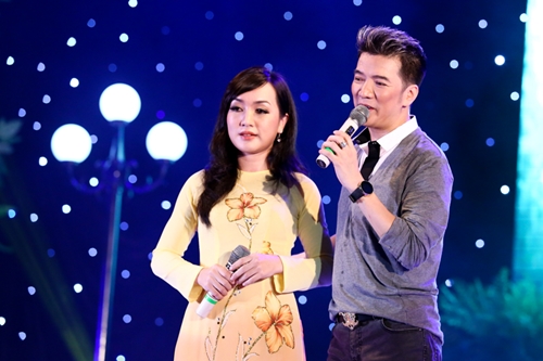 Lam Chi Khanh - Nguoi tinh dep nhat cua Mr Dam tren san khau