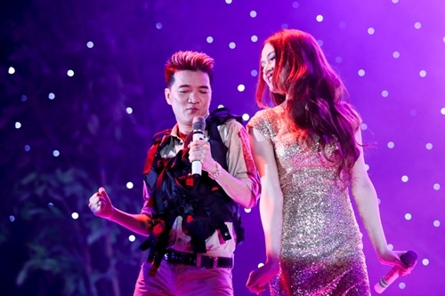 Lam Chi Khanh - Nguoi tinh dep nhat cua Mr Dam tren san khau