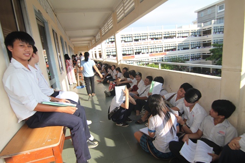 Ky thi tot nghiep THPT nam 2013 chinh thuc bat dau