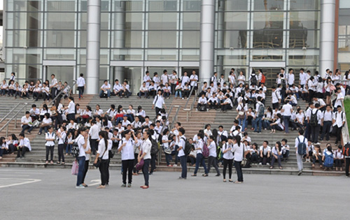 Thi sinh toan quoc bat dau thi tot nghiep THPT mon Van nam 2013