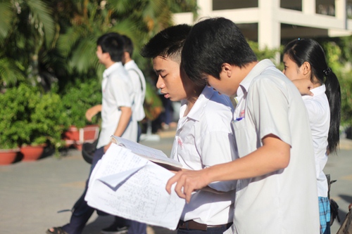 Thi tot nghiep: Thi sinh tu tin du thi mon Dia