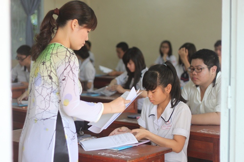 Thi tot nghiep: Thi sinh tu tin du thi mon Dia