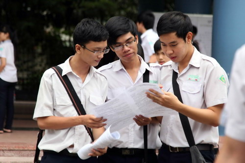 Thi tot nghiep THPT 2013 ngay thu 2: 15 thi sinh bi dinh chi thi