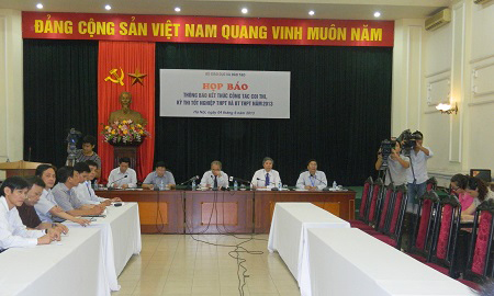 Quang cảnh buổi lễ họp báo kết thúc kì thi tốt nghiệp THPT 2013.