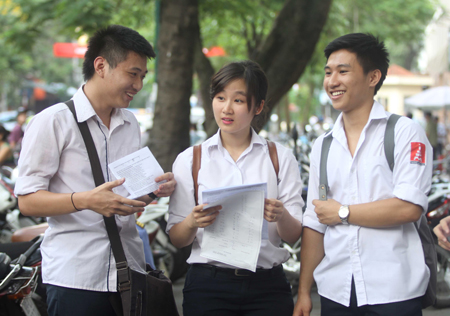 Nganh nao thi de do, ra truong co viec lam ngay thu nhap cao?