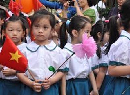 Chon loc hoc sinh vao lop 1 la vi pham quyen tre em
