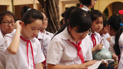Sat ngay thi, hoc sinh \