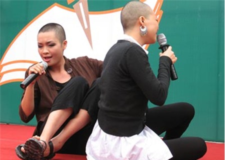 Thoi trang doc cua sao Viet tren san khau