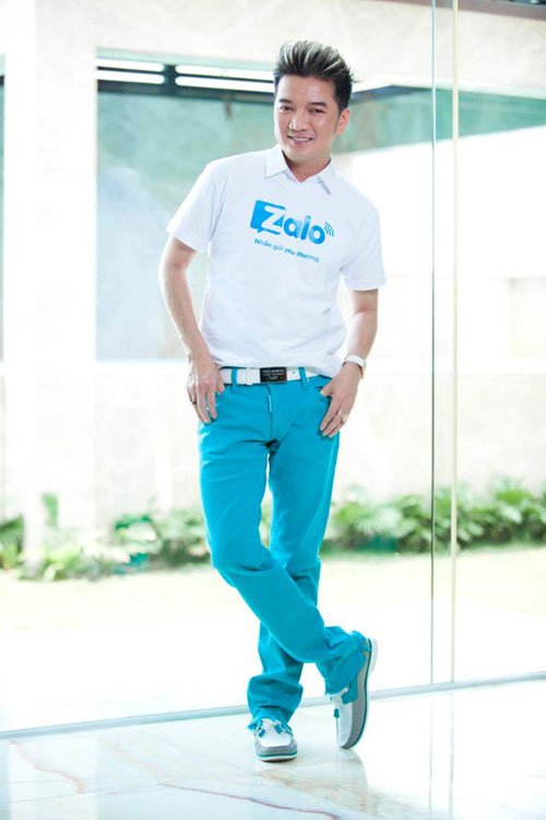 Dam Vinh Hung kiem bon tien tu viec ca hat chinh