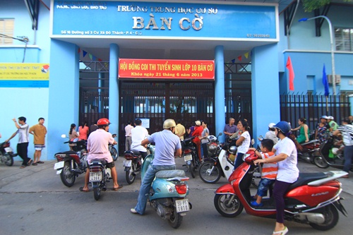 Sang nay hon 40000 teen TPHCM thi tuyen sinh vao lop 10