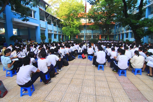 Sang nay hon 40000 teen TPHCM thi tuyen sinh vao lop 10