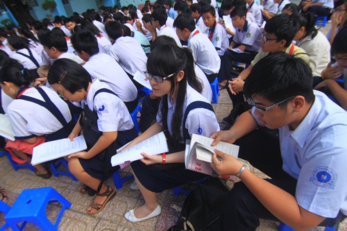 Sang nay hon 40000 teen TPHCM thi tuyen sinh vao lop 10