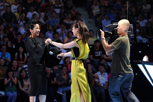 Giong hat viet giup thi sinh vuon len thanh \