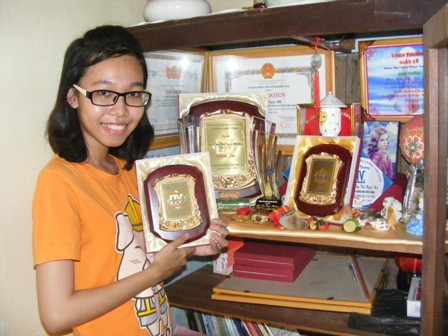 Bat mi bi quyet hoc tap cua hai nu thu khoa tot nghiep 2013