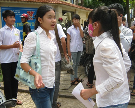 De thi mon Van vao lop 10 nam 2013 tai Quang Binh vua suc