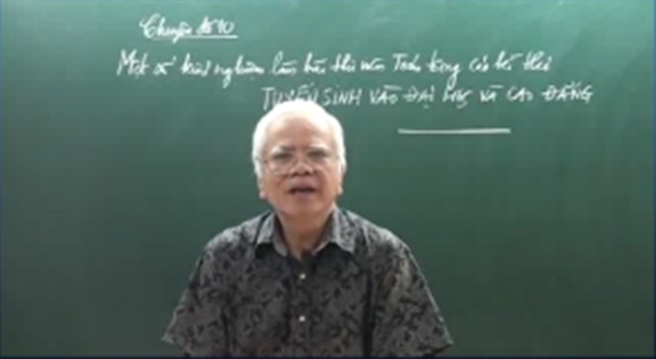 Thầy Khải đang hướng dẫn một số kinh nghiệm làm bài môn Toán. Thầy Khải đang hướng dẫn một số kinh nghiệm làm bài môn Toán.