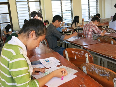 Sẵn sàng cho buổi thi môn đầu tiên. (Ảnh: Khánh Hiền).