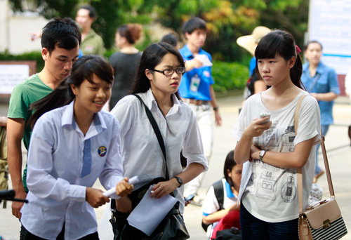 8/7 Hon 800.000 thi sinh lam thu tuc du thi dai hoc khoi B, C, D nam 2013