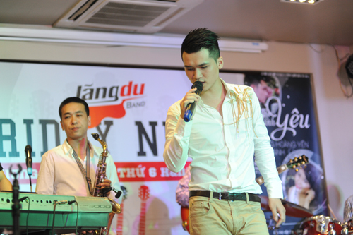 Duong Hoang Yen tinh tu hat cung ban trai hot boy