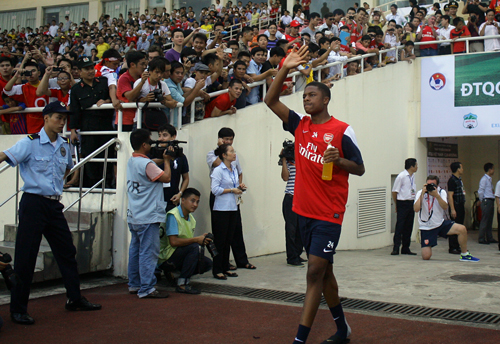 Tuyen Viet Nam va uoc mo danh bai Arsenal