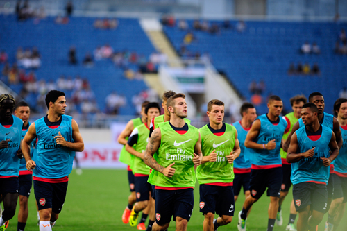 Tuyen Viet Nam va uoc mo danh bai Arsenal