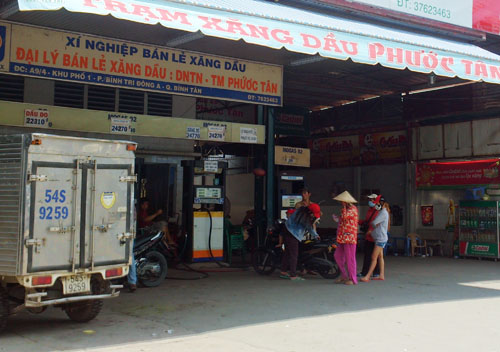 Trạm xăng, nơi mà nhóm Tuấn được cho là trêu ghẹo cô gái dẫn đến bị truy sát. Ảnh: An Nhơn