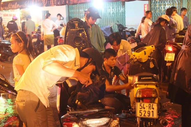 Mua lon, Sai Gon ngap trong \