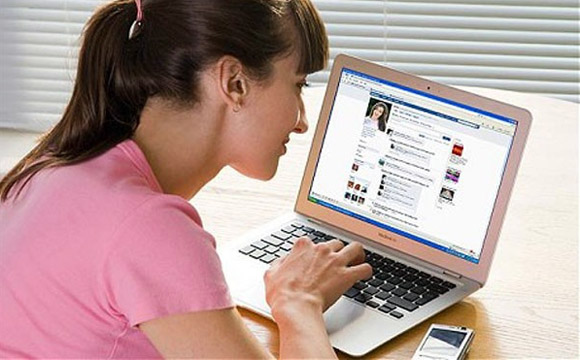 Sáu hành động trên Facebook khiến bạn dễ mất điểm khi quen chàng