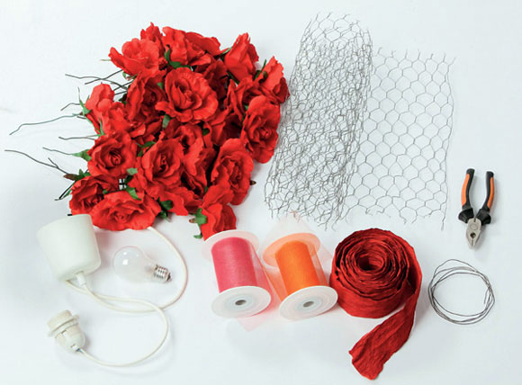 Lồng đèn hoa hồng rực rỡ đón Trung thu