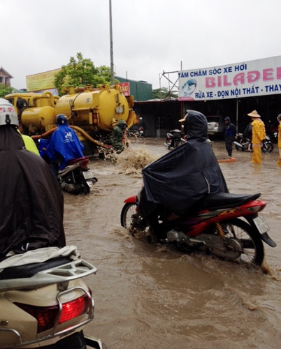 khai giảng, năm học, giao thông, ùn tắc, mưa to