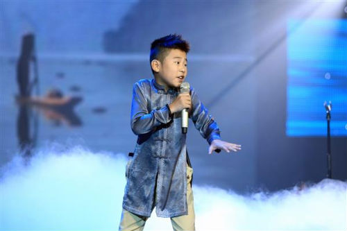 Quan quan Giong hat Viet nhi 2013 mua dau tien?