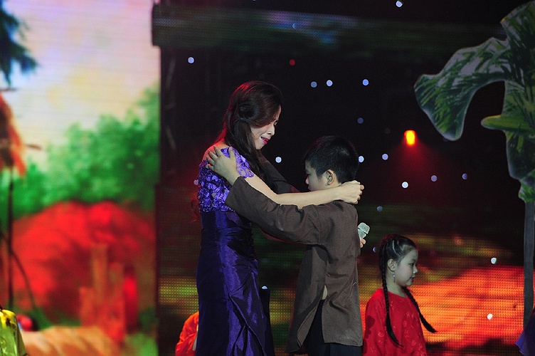 Nhung khoanh khac dep trong dem chung ket Giong hat viet nhi 2013
