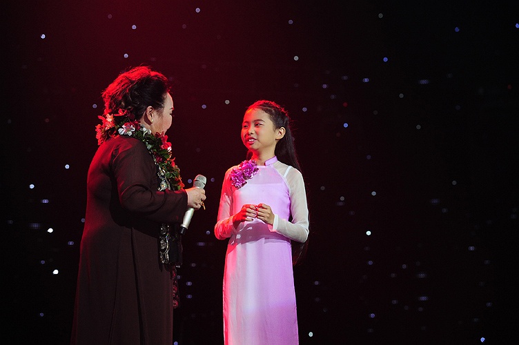 Nhung khoanh khac dep trong dem chung ket Giong hat viet nhi 2013