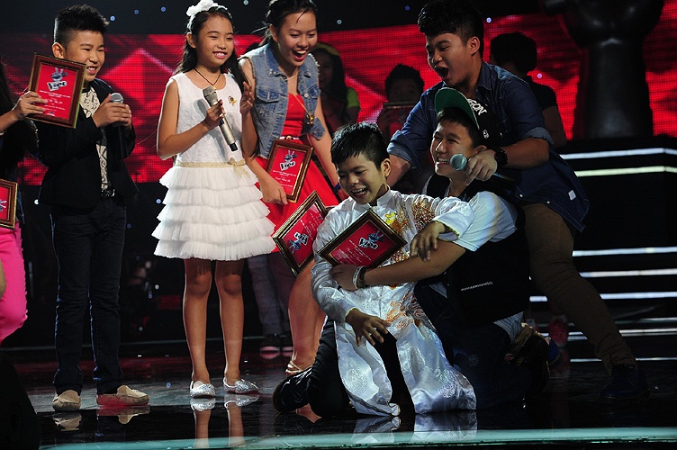 Nhung khoanh khac dep trong dem chung ket Giong hat viet nhi 2013