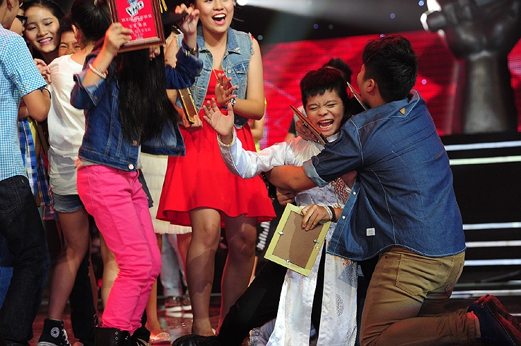 Nhung khoanh khac dep trong dem chung ket Giong hat viet nhi 2013
