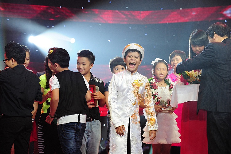 Nhung khoanh khac dep trong dem chung ket Giong hat viet nhi 2013