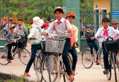Lang dai hoc o vung que ngheo lam lu