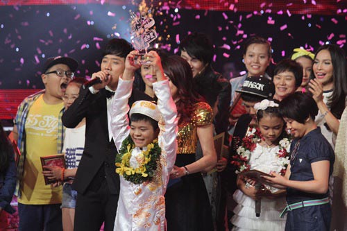 Thanh Hoa len tieng truoc cong van chi dao binh chon cho Quang Anh