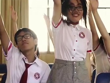 Sot clip vui nhon ve sinh vien Ngoai thuong