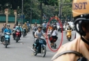 Kiên quyết xử lý học sinh đi xe đạp điện không đội mũ bảo hiểm
