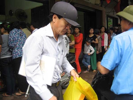 bánh Trung thu, xếp hàng
