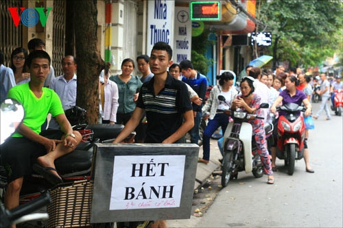 bánh Trung thu, xếp hàng