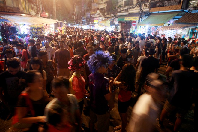 Gioi tre tung bung don trung thu