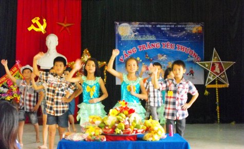 Nghen ngao tet trung thu cua tre em khuyet tat